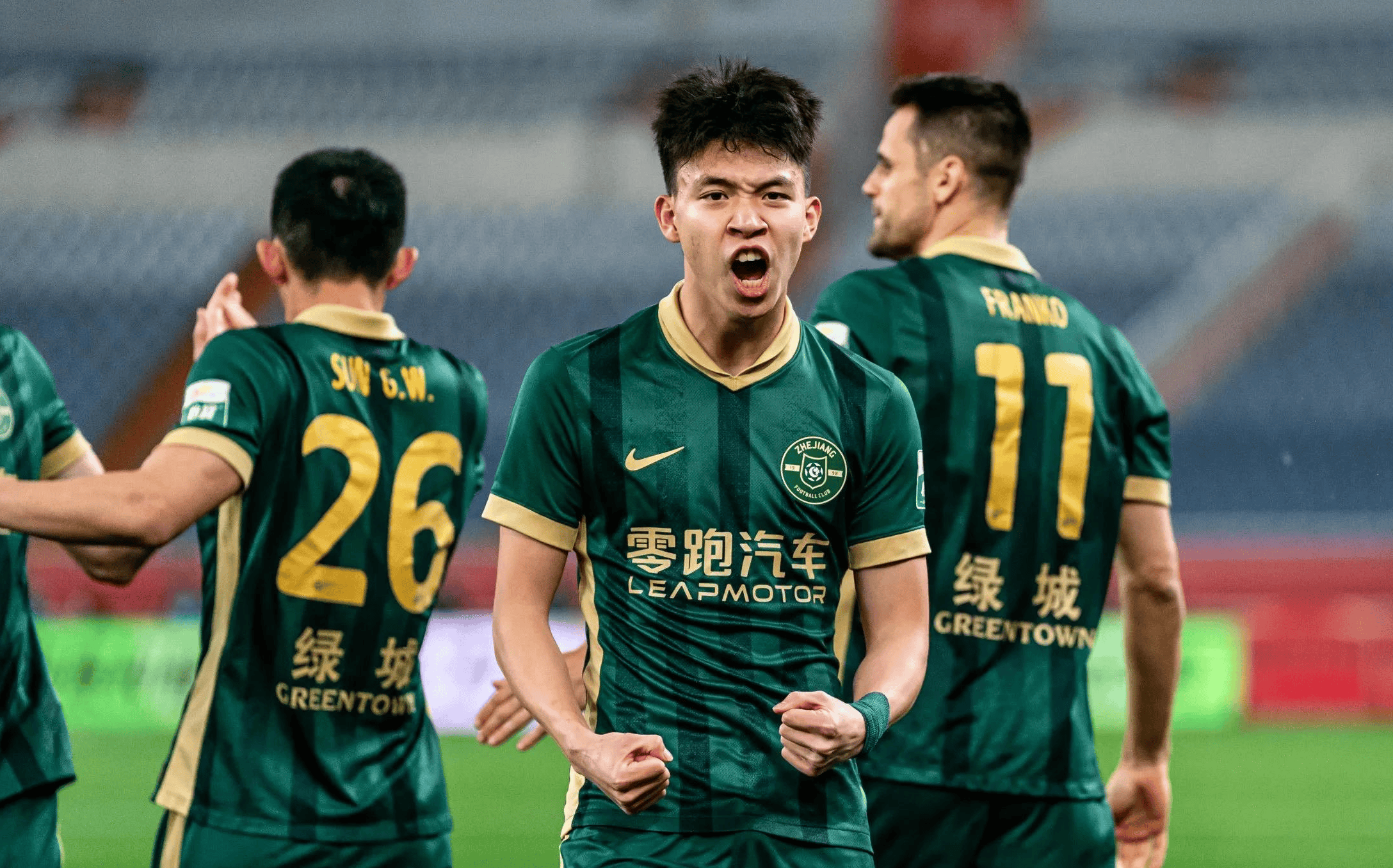 包含杭州绿城战胜对手，继续领跑榜首的词条