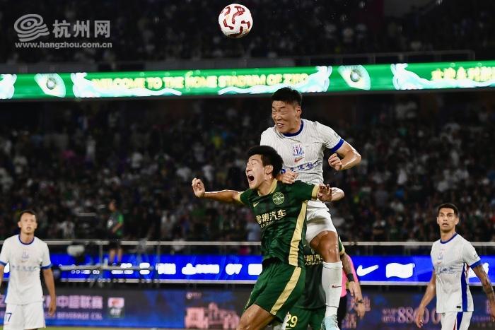 包含杭州绿城战胜对手，继续领跑榜首的词条