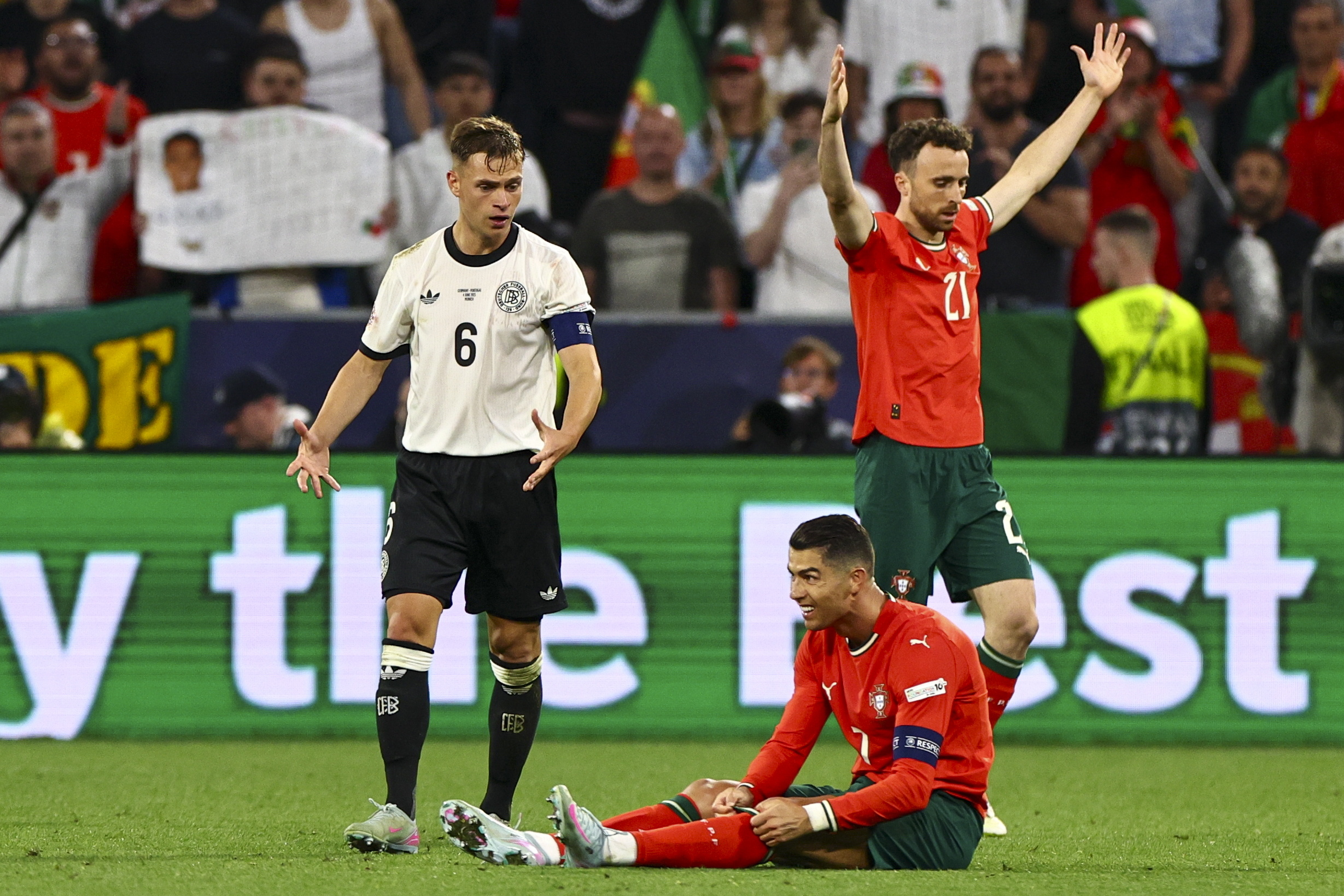 欧洲国家足球比赛即将启动，各队备战紧张