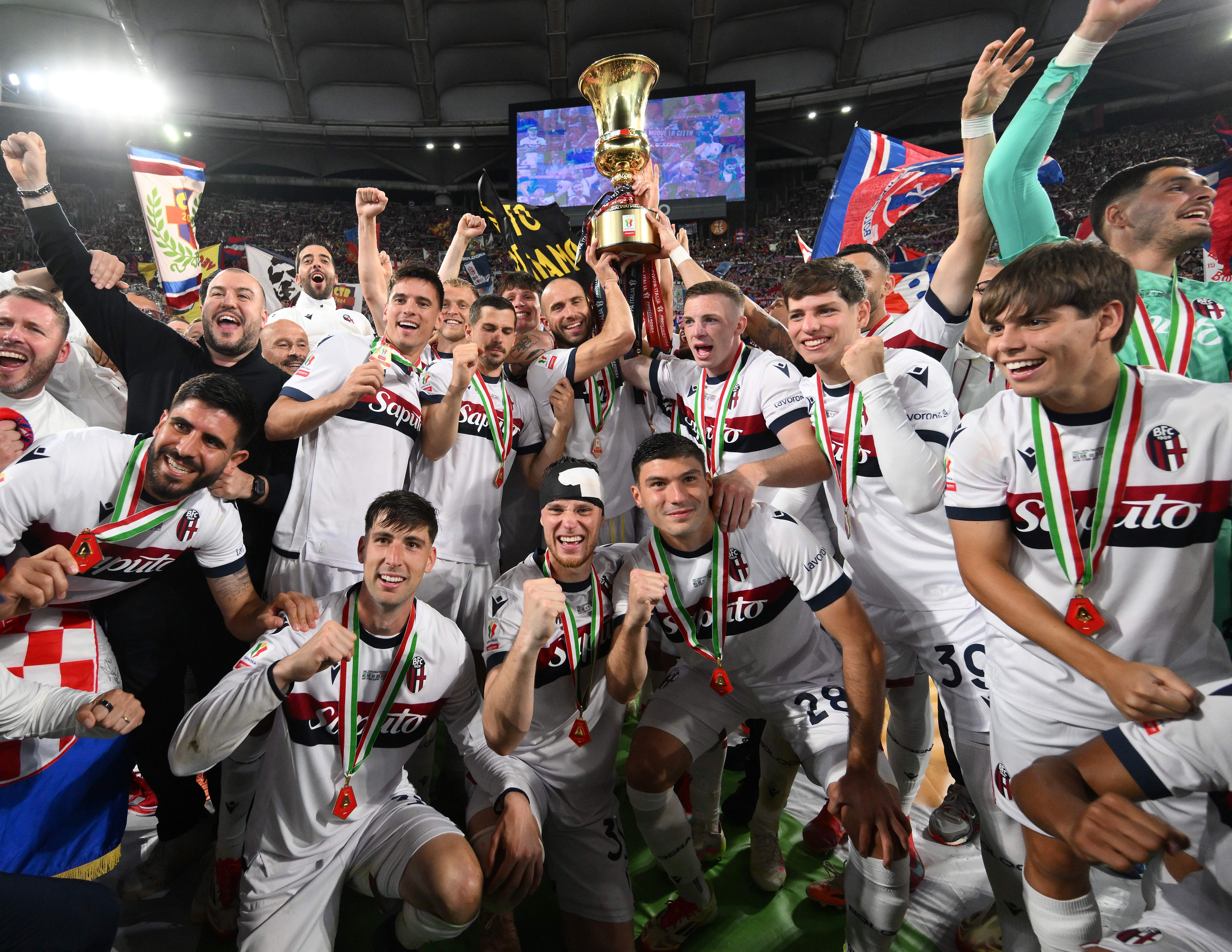 意大利选手在赛艇赛中取得亚军 意大利选手在赛艇赛中取得亚军