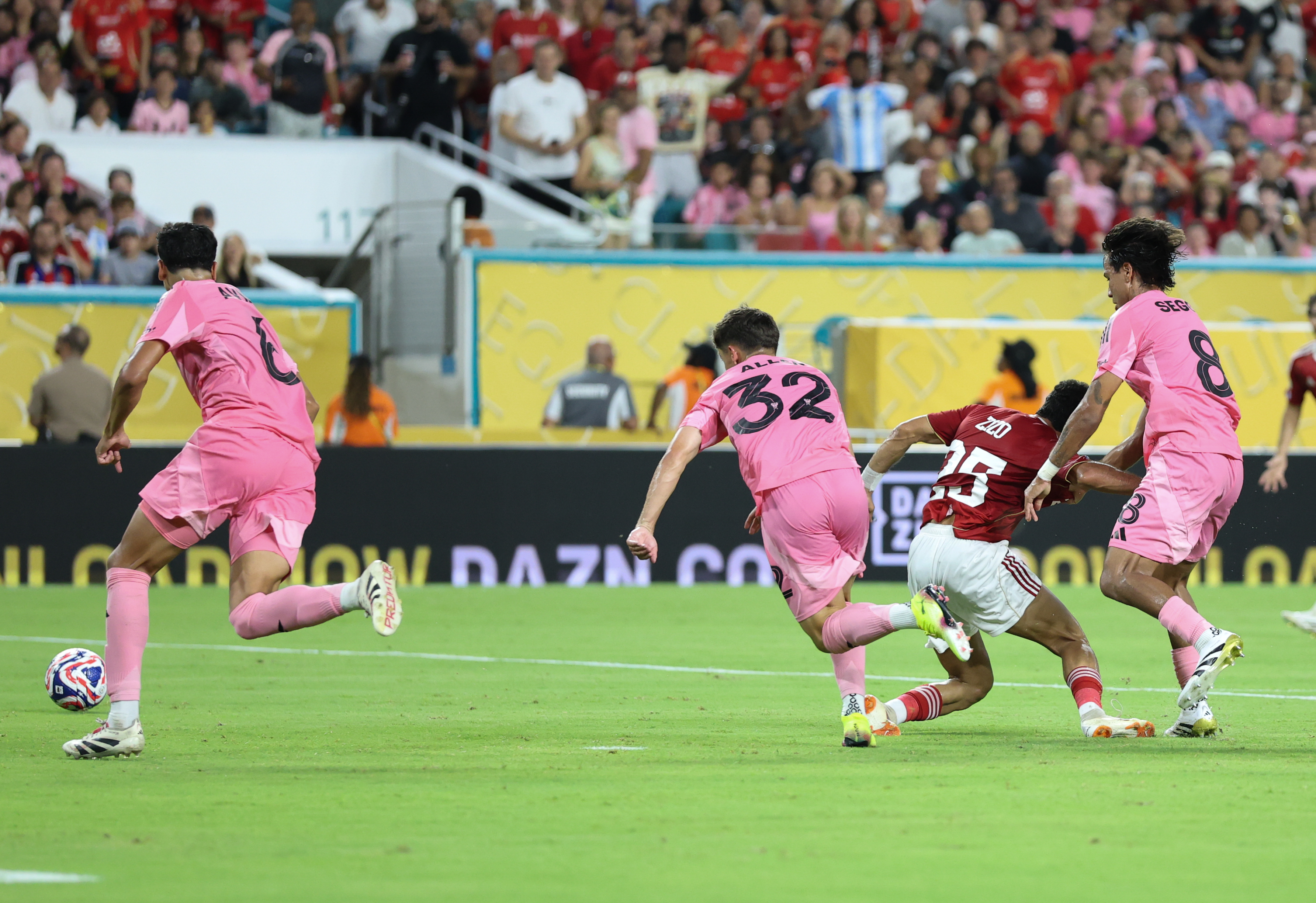 B体育体育网站-世界足坛赛事扑面而来，精彩纷呈