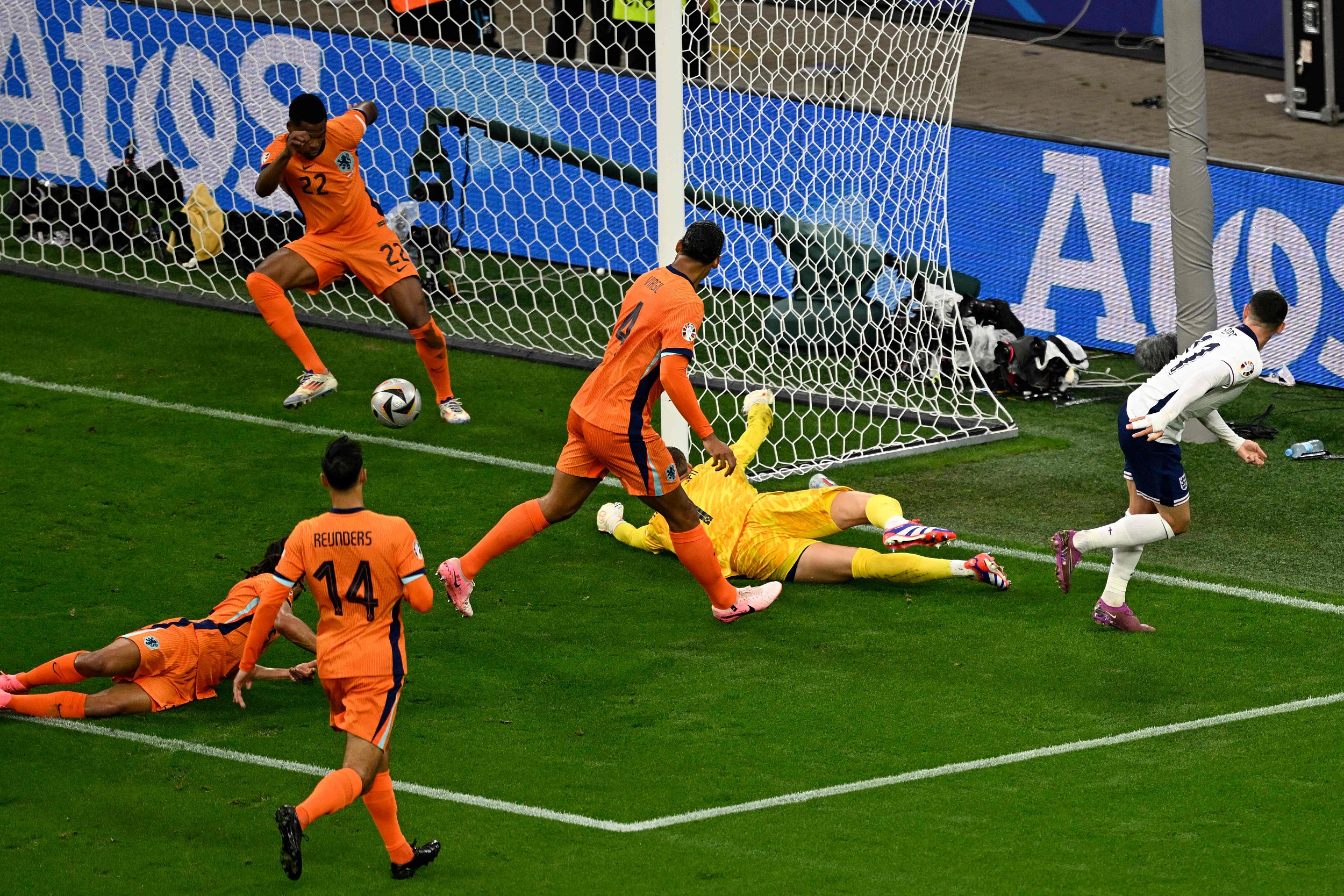 包含英格兰队力克瑞典,晋级欧洲杯决赛圈的词条 包含英格兰队力克瑞典,晋级欧洲杯决赛圈的词条