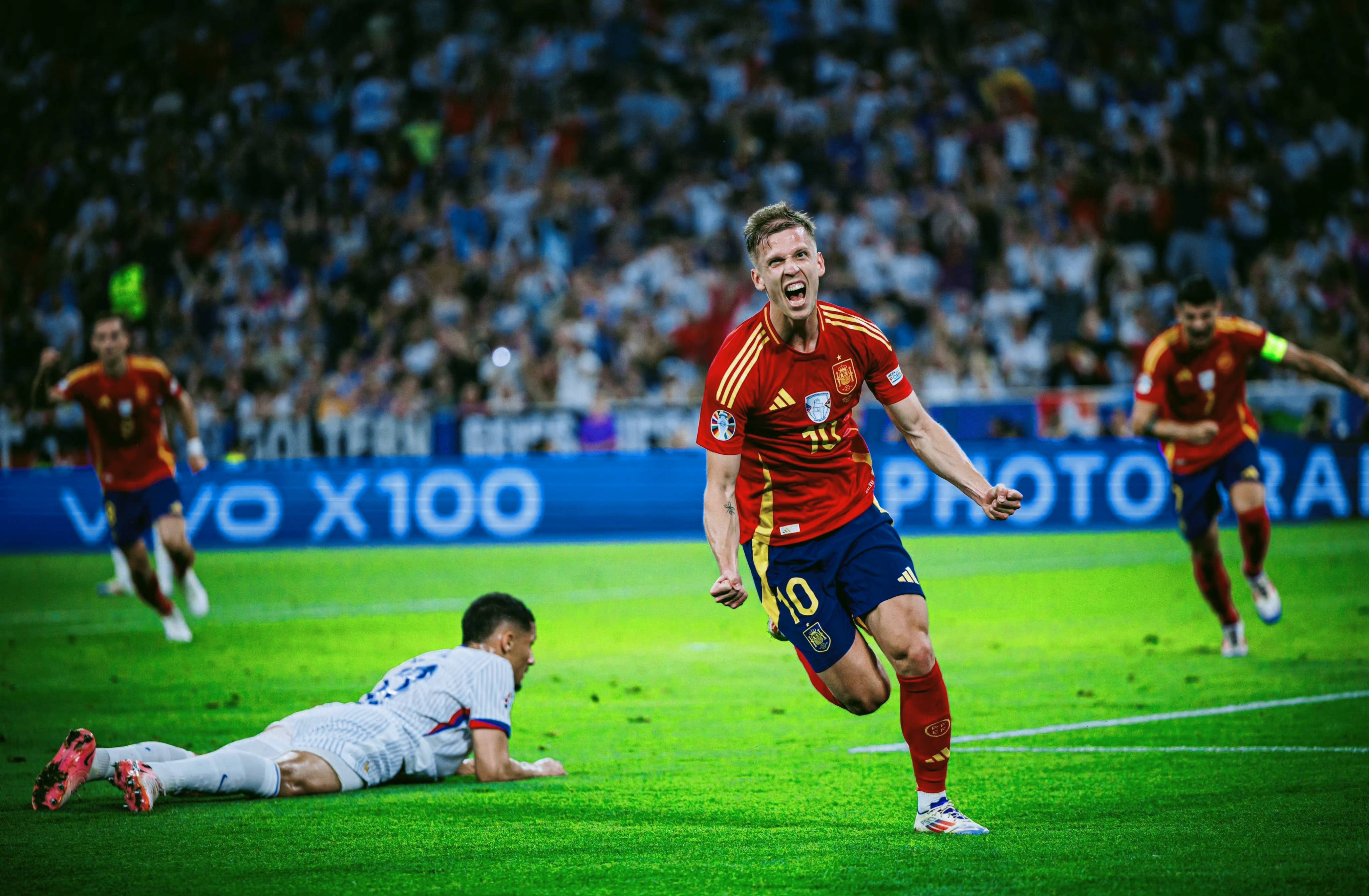 B体育体育娱乐-包含波兰队惊险获胜，成功晋级欧洲杯八分之一决赛的词条