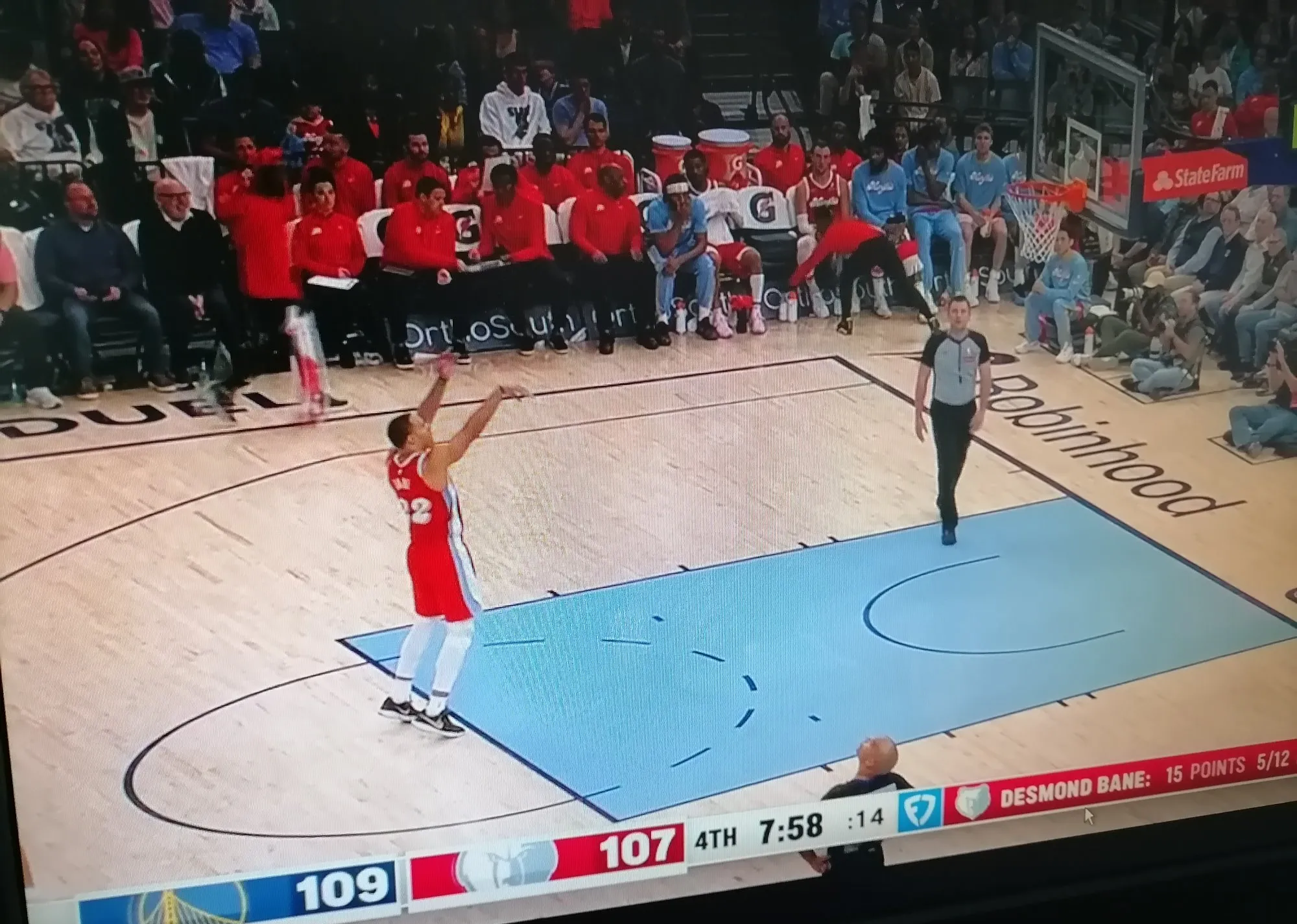 灰熊客场击败凯尔特人，终结两连胜