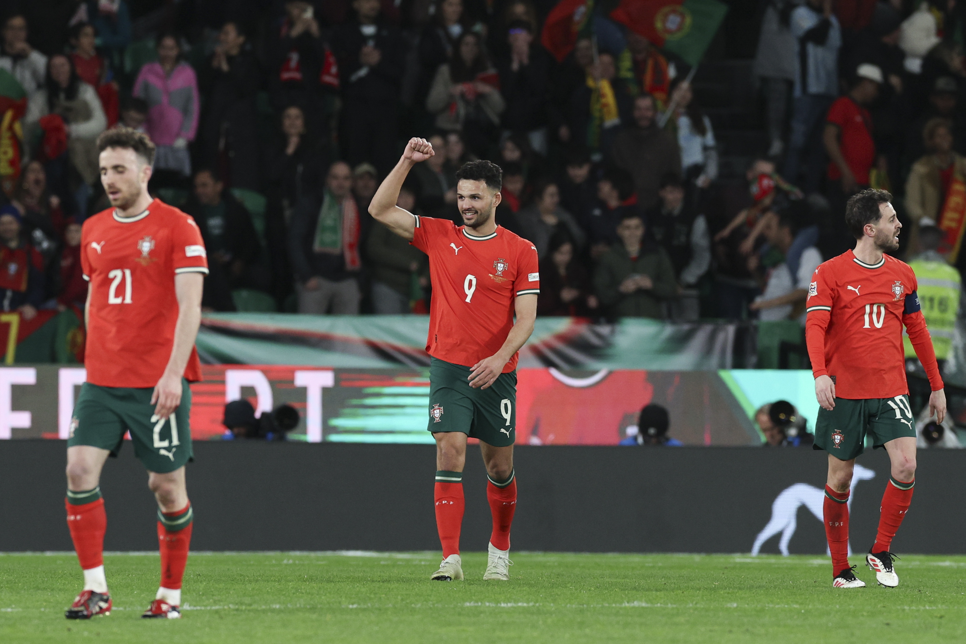 欧国联小组赛收官,荷兰队提前出线 欧国联小组赛收官,荷兰队提前出线