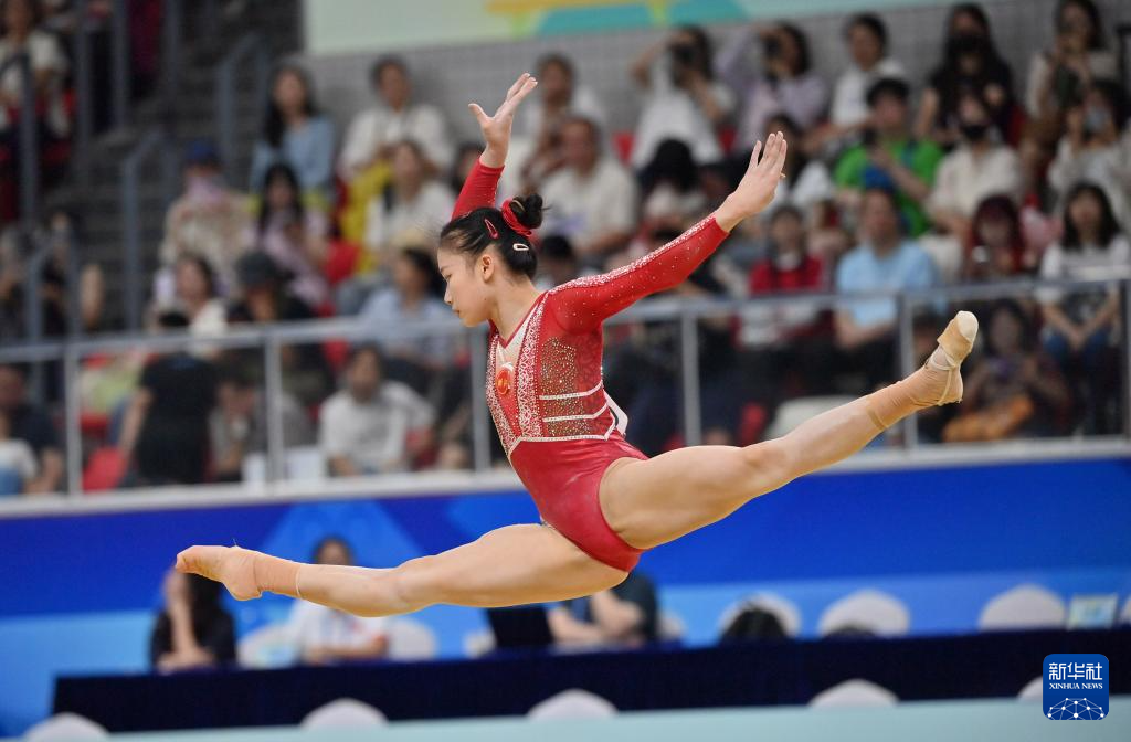 B体育体育下载-体操项目夺冠的女选手突破困境，迎来重生