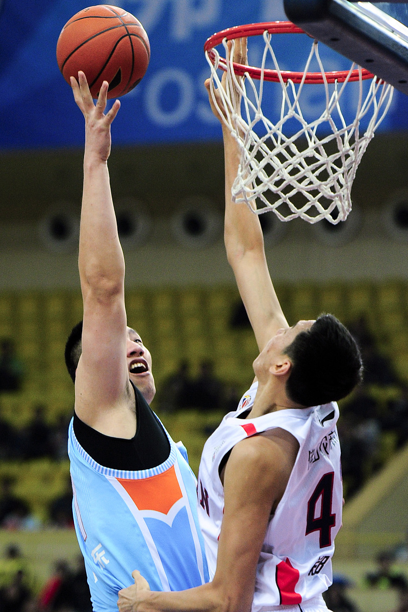 临危不惧，球员在关键时刻挺身而出的简单介绍