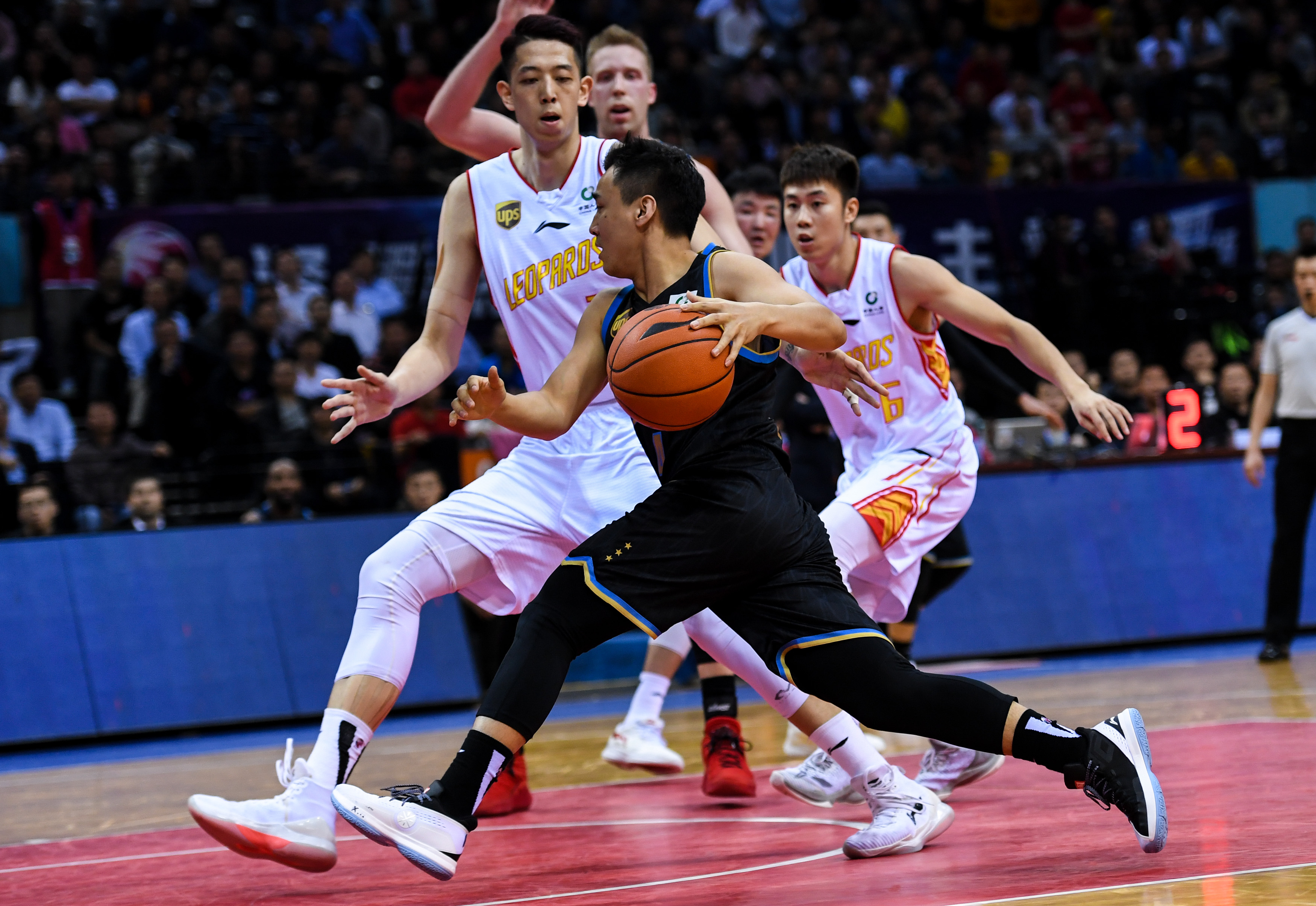 B体育体育教练-澳洲篮球季后赛揭幕，悉尼王者冒遇突袭时间的简单介绍